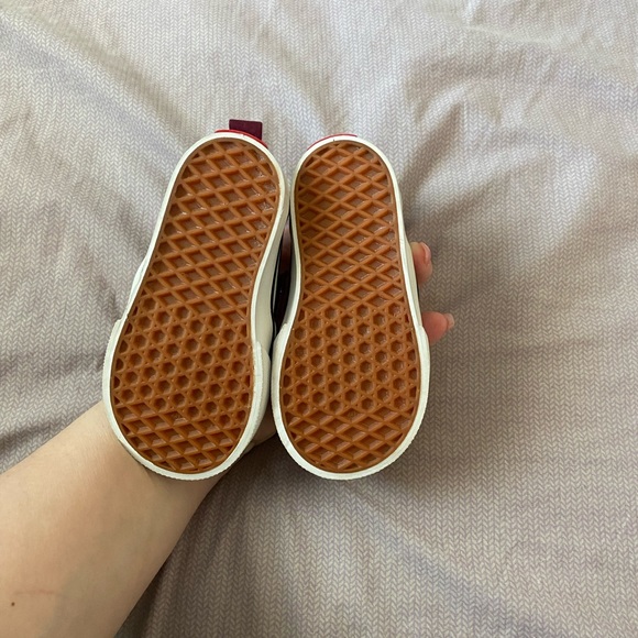 Burgundy and white checkerboard vans - Picture 2 of 2